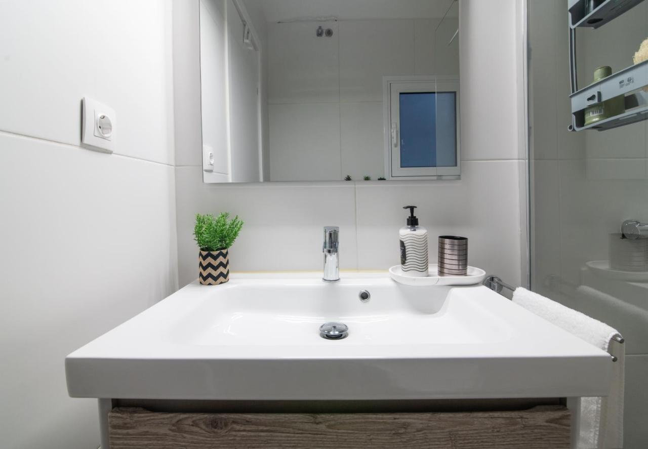 Diamond, 71 Sqm, Private Whirlpool Apartment Athen