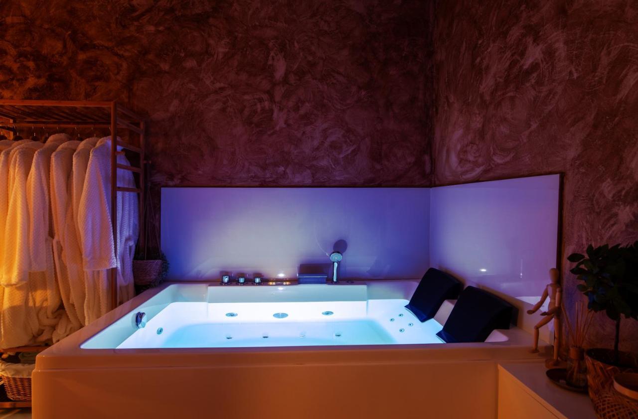 Diamond, 71 Sqm, Private Whirlpool Athen